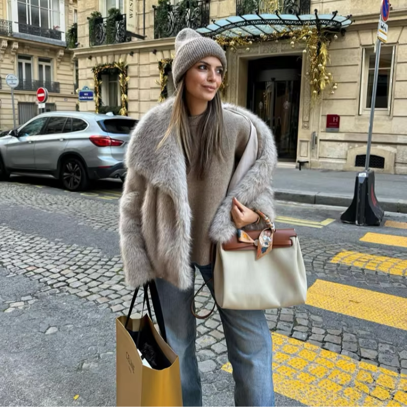 Women's Oversized Faux Fur Coat with Relaxed Fit Luxury Style