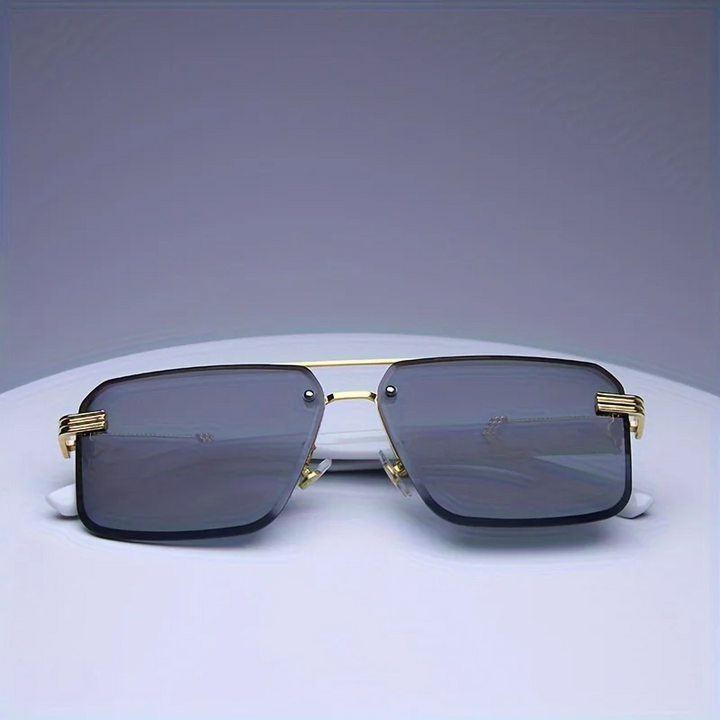 Chic Gold-Toned Fashion Sunglasses