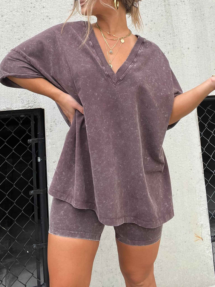 Women's Oversized V-Neck T-Shirt & Stretch Biker Shorts Set - Comfortable Fit Purple