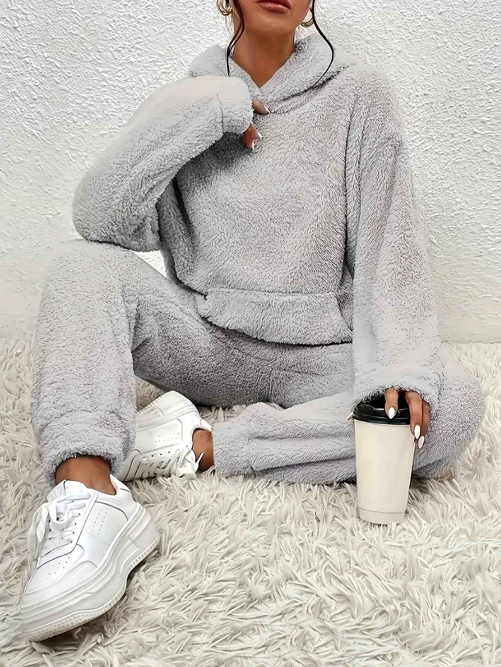 Women's Fluffy Fleece Loungewear Set – Cozy Hoodie & Jogging Pants – Relaxed Fit Light Grey