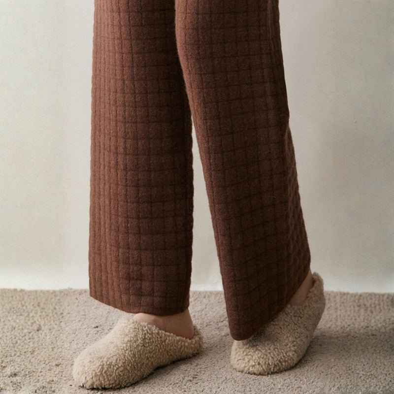 Women's Relaxed Fit Quilted Wide Leg Pants with Drawstring