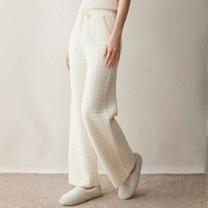 Women's Relaxed Fit Quilted Wide Leg Pants with Drawstring