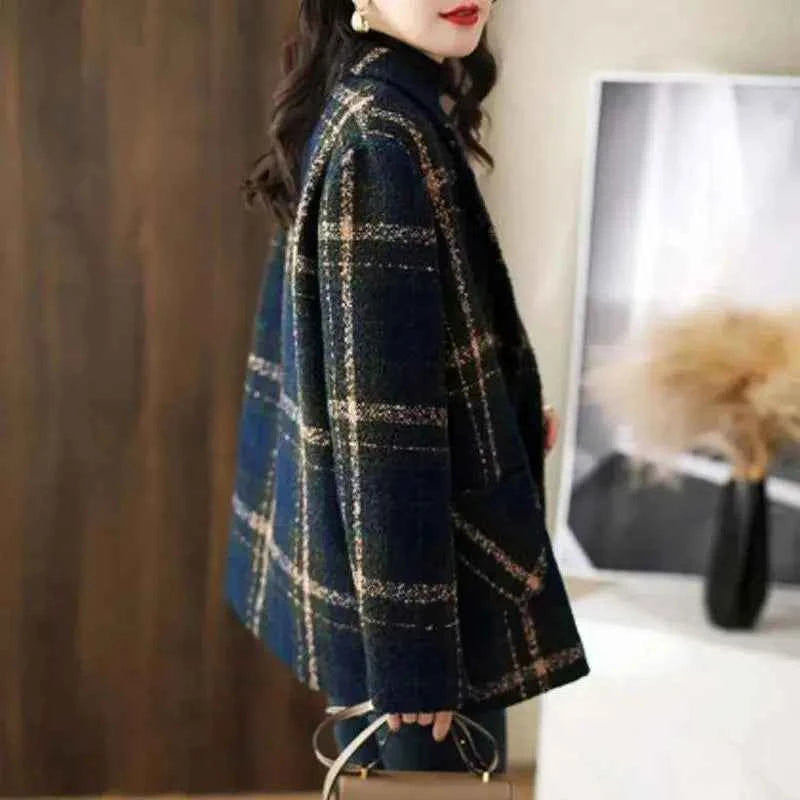 Women's Tailored Checked Blazer - Elegant Design with Pockets