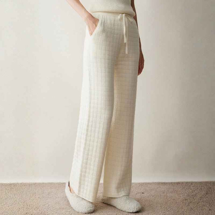 Women's Relaxed Fit Quilted Wide Leg Pants with Drawstring