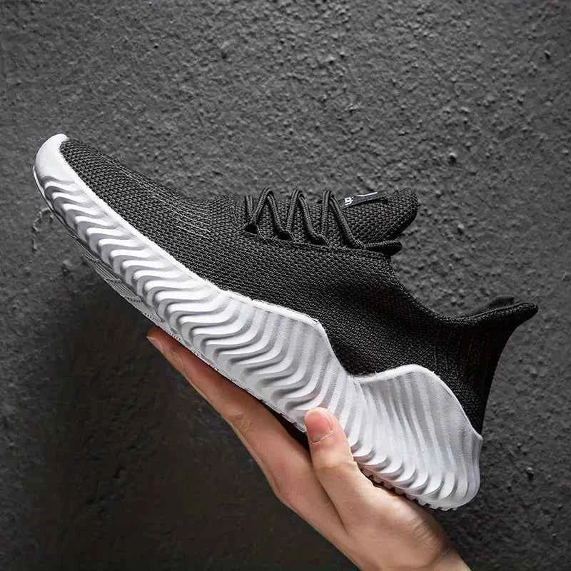 Beau | Men's Lightweight Lace-Up Sneakers Black