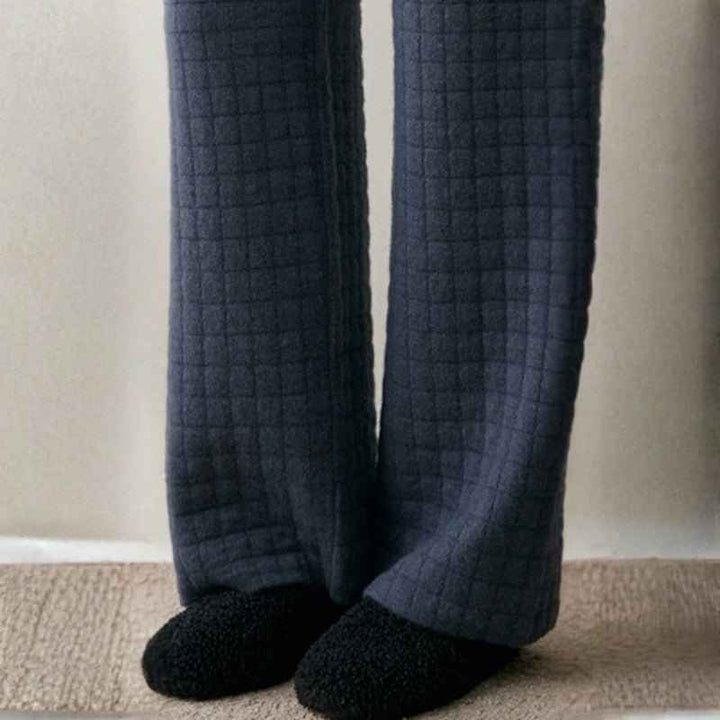 Women's Relaxed Fit Quilted Wide Leg Pants with Drawstring