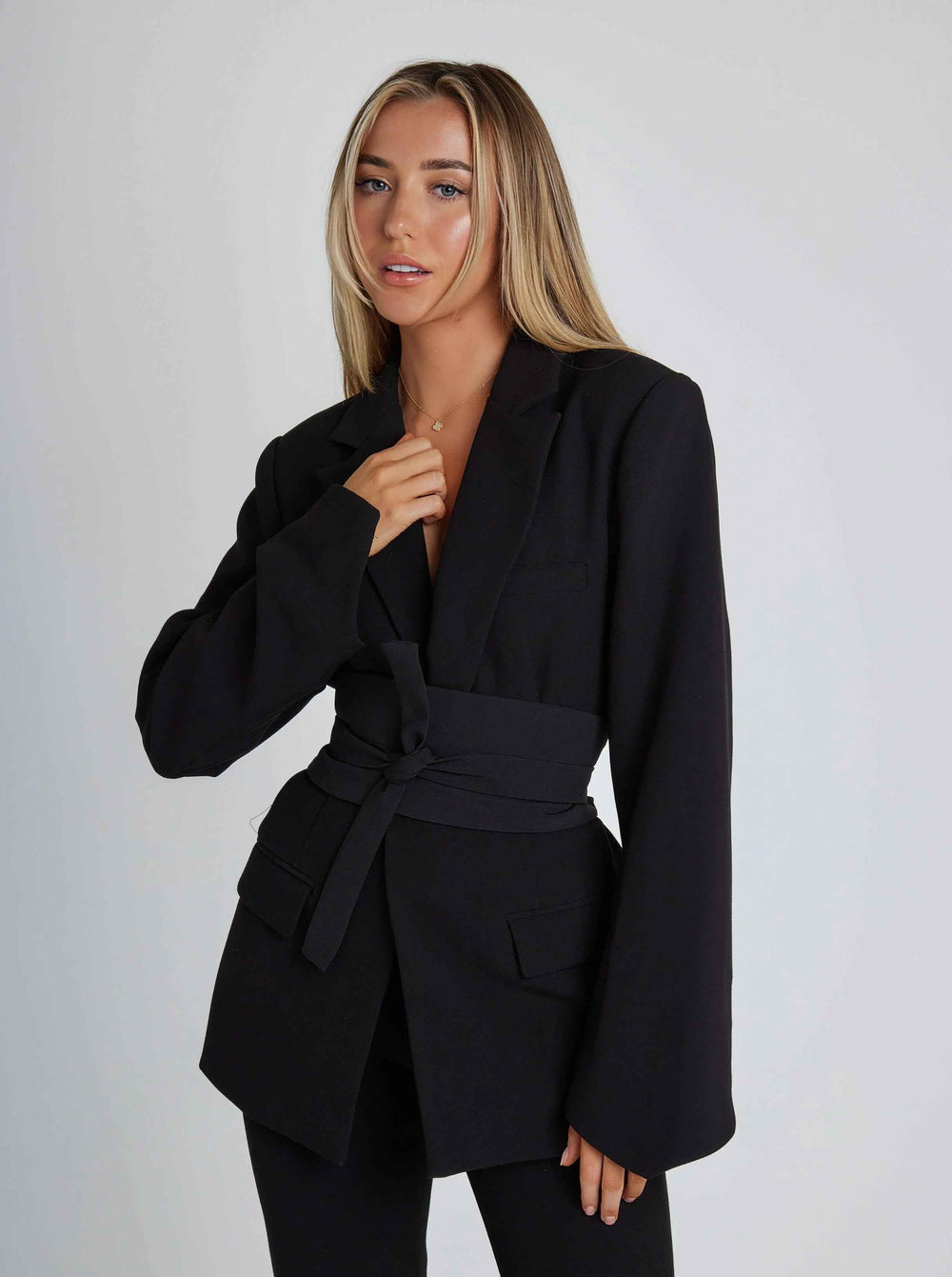 Women's Tailored Blazer Dress with Lapel Collar and Tie Belt – Elegant Fit Black