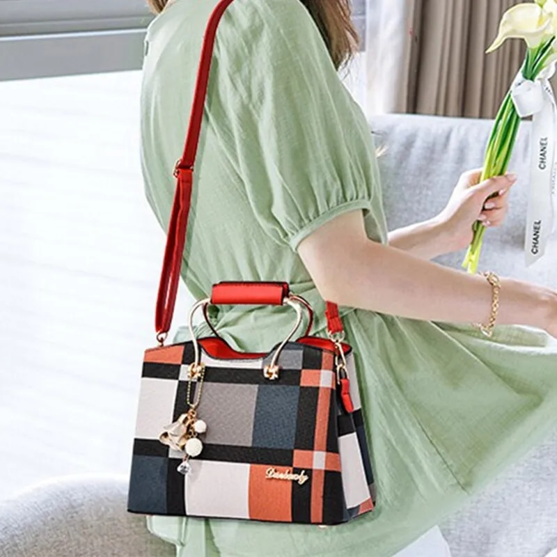 Stylish Leather Crossbody Bag for Everyday Use