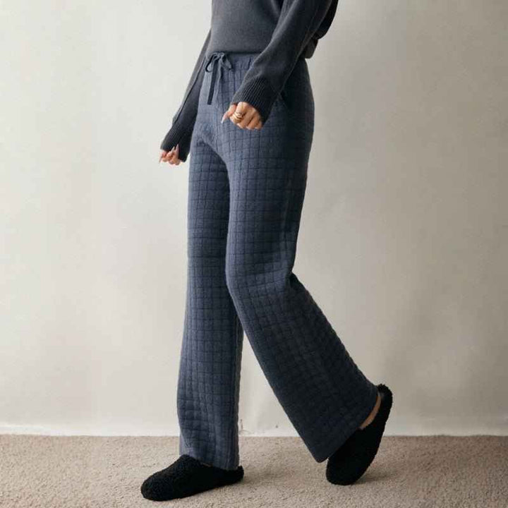 Women's Relaxed Fit Quilted Wide Leg Pants with Drawstring