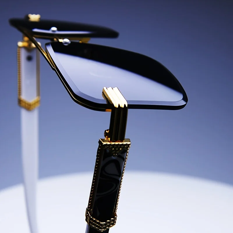Chic Gold-Toned Fashion Sunglasses