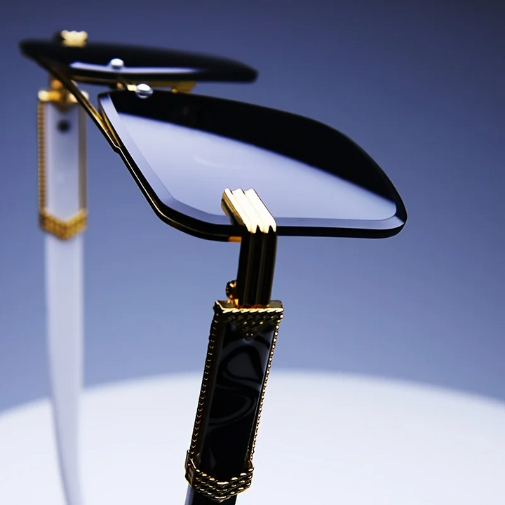 Chic Gold-Toned Fashion Sunglasses