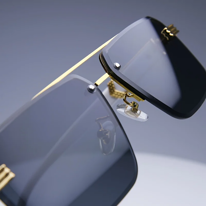 Chic Gold-Toned Fashion Sunglasses