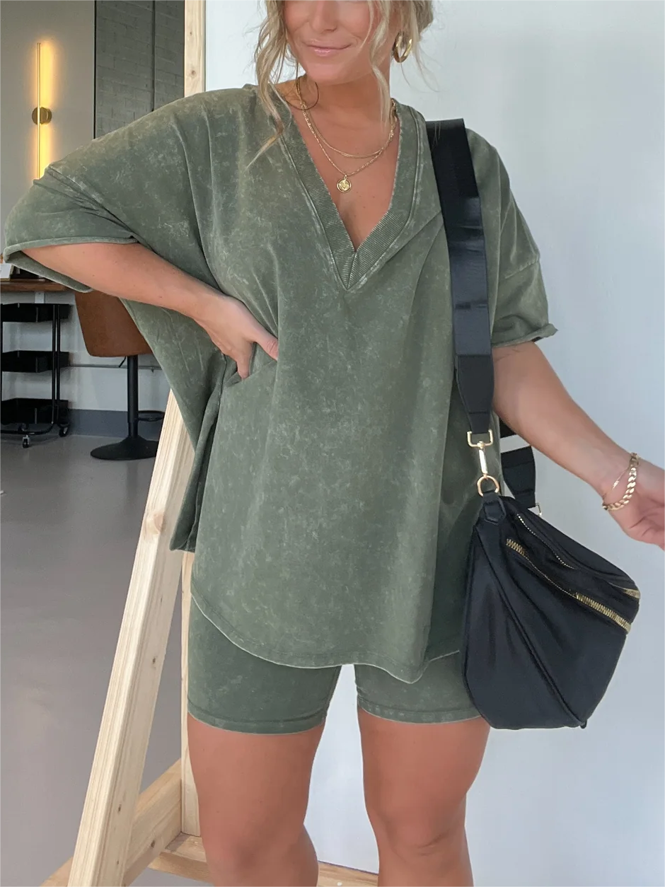 Women's Oversized V-Neck T-Shirt & Stretch Biker Shorts Set - Comfortable Fit Olive Green
