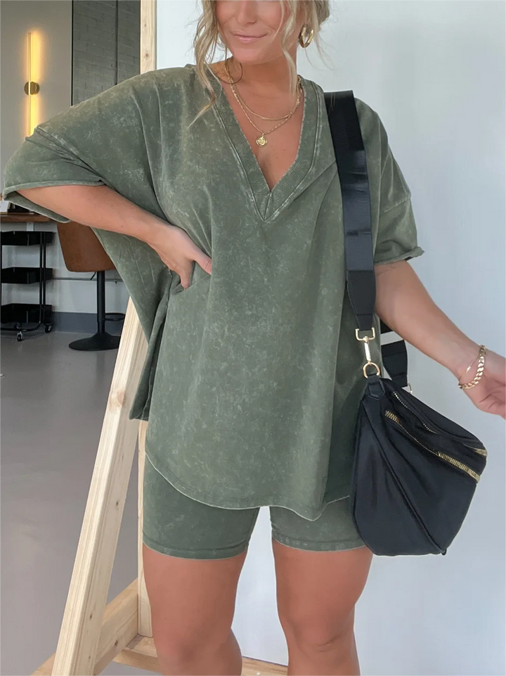 Women's Oversized V-Neck T-Shirt & Stretch Biker Shorts Set - Comfortable Fit Olive Green