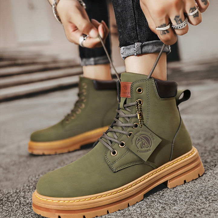 Men's Laced Winter Boots with Thick Sole