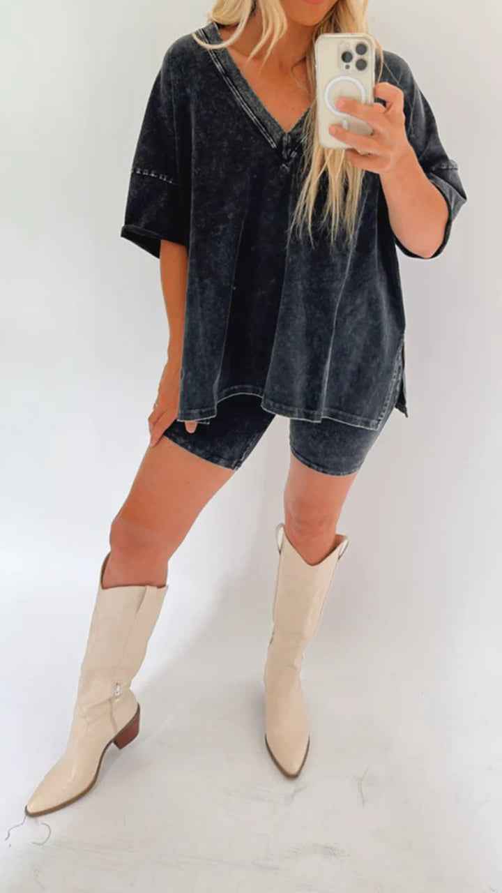 Women's Oversized V-Neck T-Shirt & Stretch Biker Shorts Set - Comfortable Fit Black