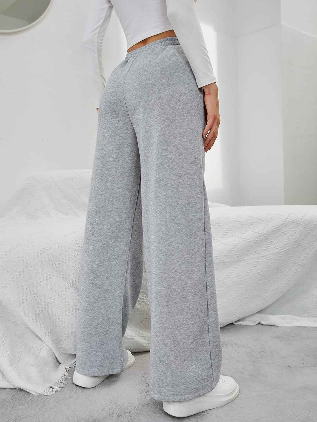 Women's Wide Leg Sweatpants with Elastic Waistband and Pockets - Comfortable Fit