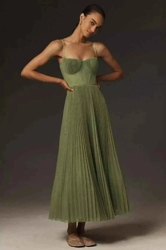 Winnie | Elegant Pleated Fit & Flare Midi Dress Green
