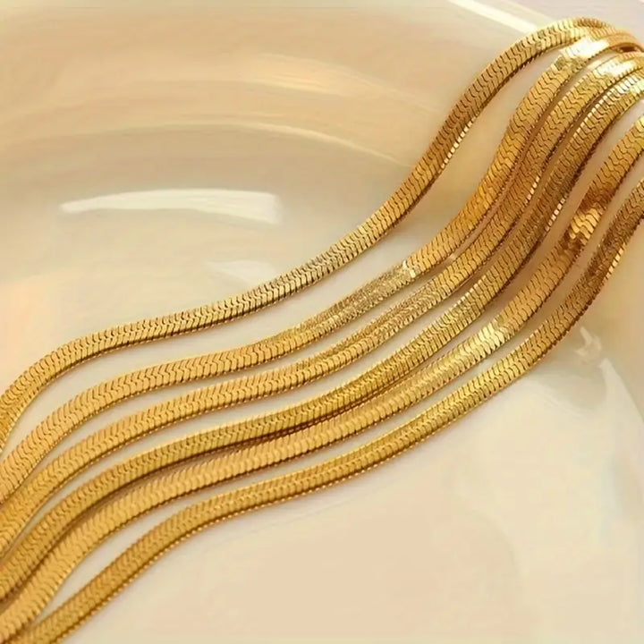 Loreto | Women's Herringbone Necklace in Gold – Minimalistic & Chic