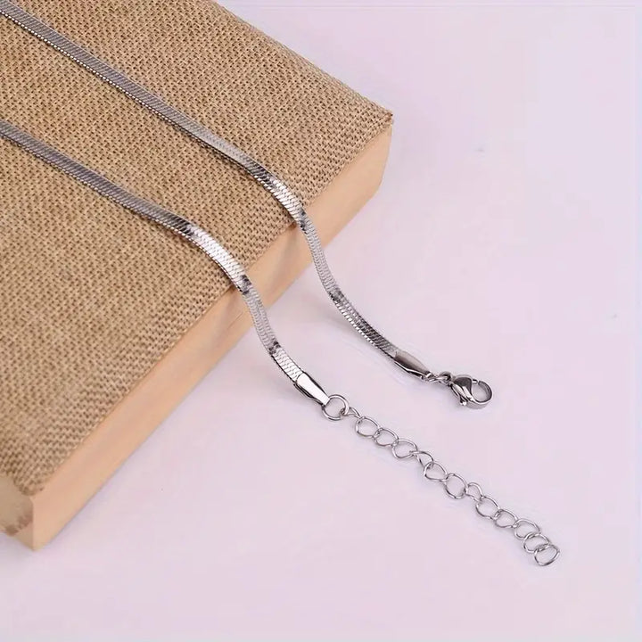 Loreto | Women's Herringbone Necklace in Gold – Minimalistic & Chic