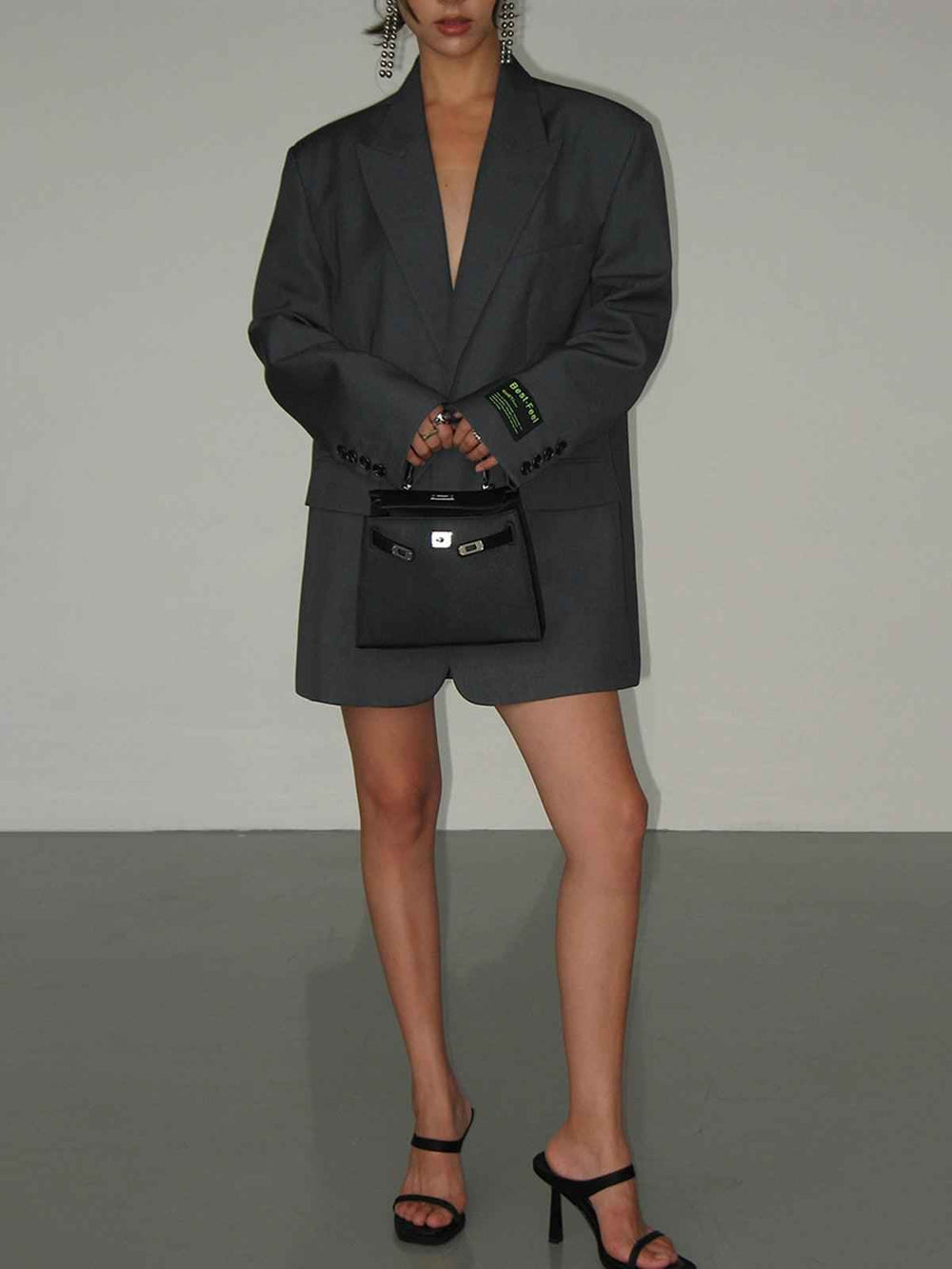 Women's Oversized Blazer - Classic Lapel, 2-Button Closure, Flap Pockets