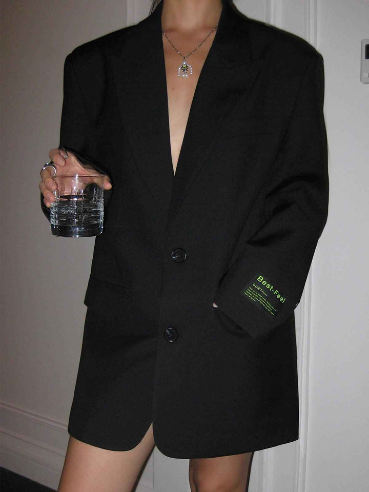 Women's Oversized Blazer - Classic Lapel, 2-Button Closure, Flap Pockets