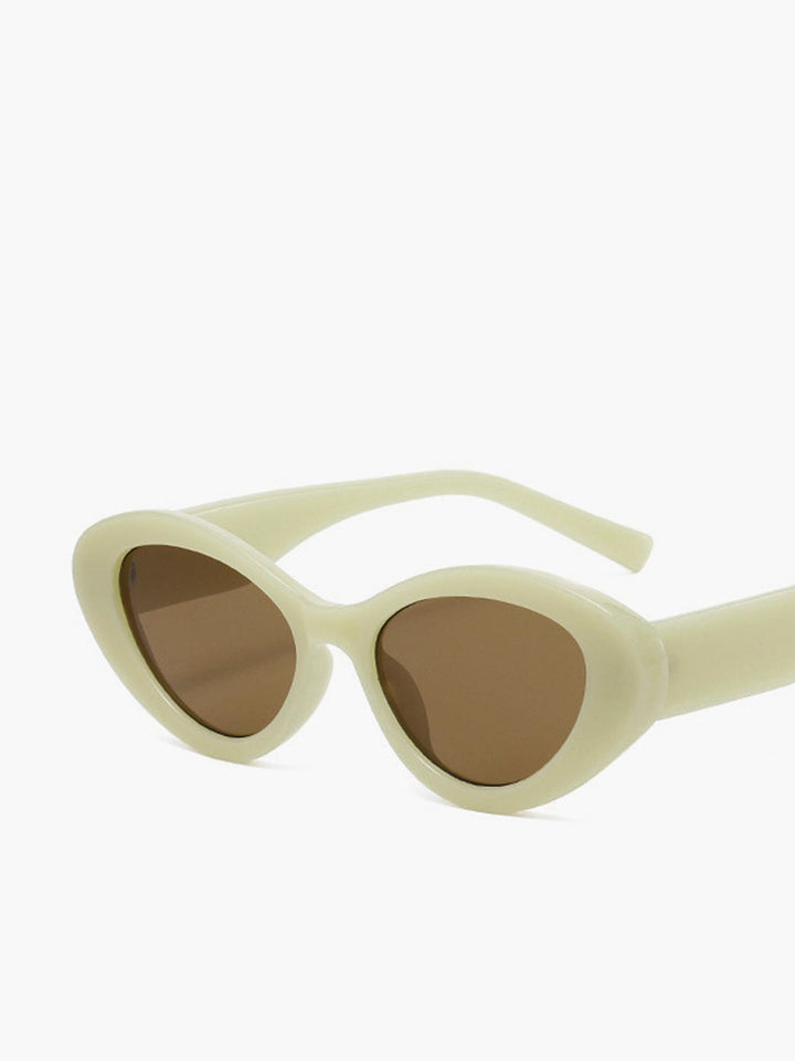 Sophia | Women's Trendy Cream Cat-Eye Sunglasses with Vintage Frame