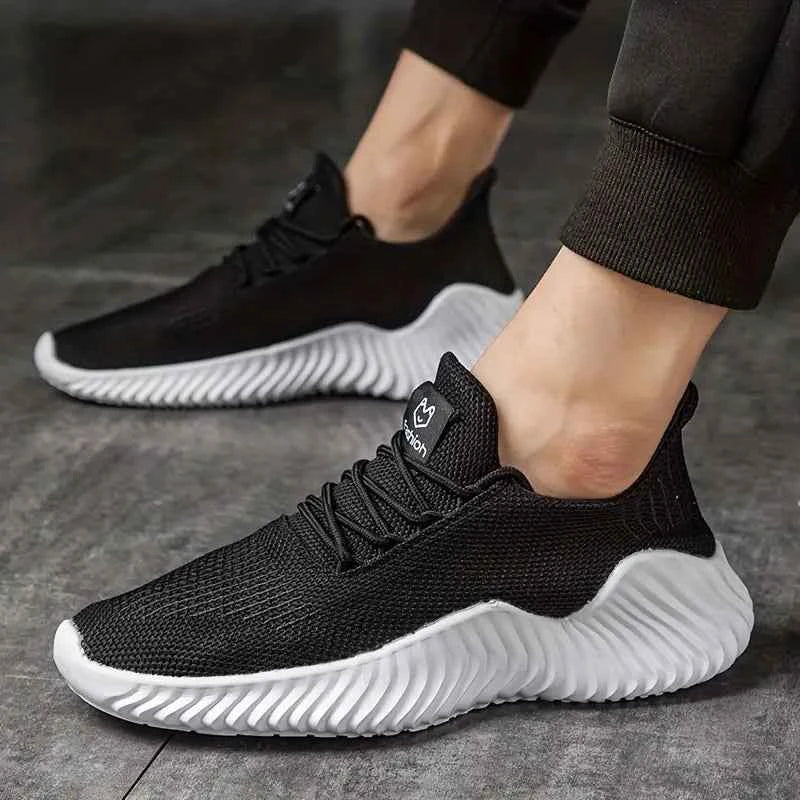 Beau | Men's Lightweight Lace-Up Sneakers