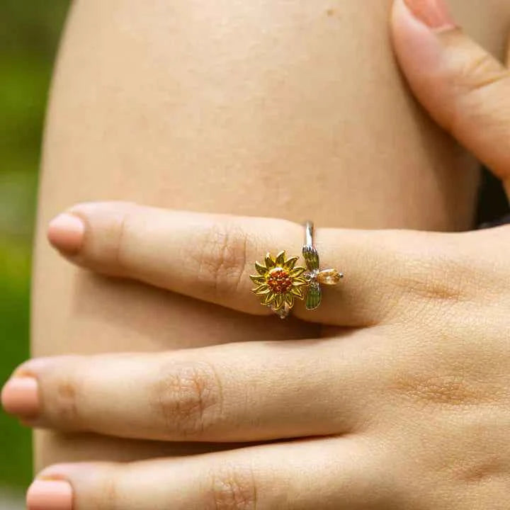 Sunflower Delight: Spinning Bee & Sunflower Ring