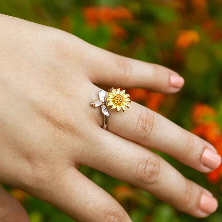 Sunflower Delight: Spinning Bee & Sunflower Ring
