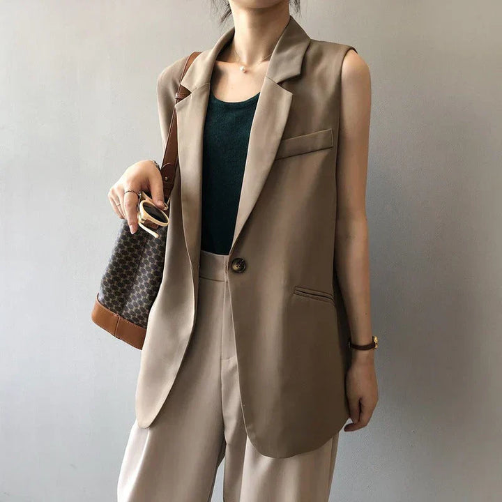 Silke | Women's Beige Sleeveless Blazer