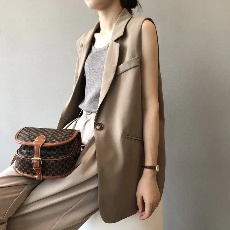 Silke | Women's Beige Sleeveless Blazer