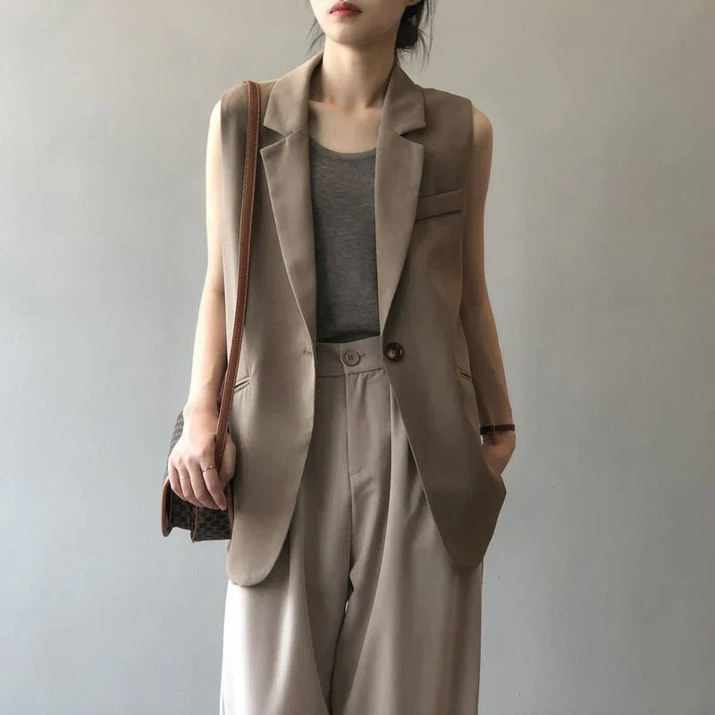 Silke | Women's Beige Sleeveless Blazer Beige