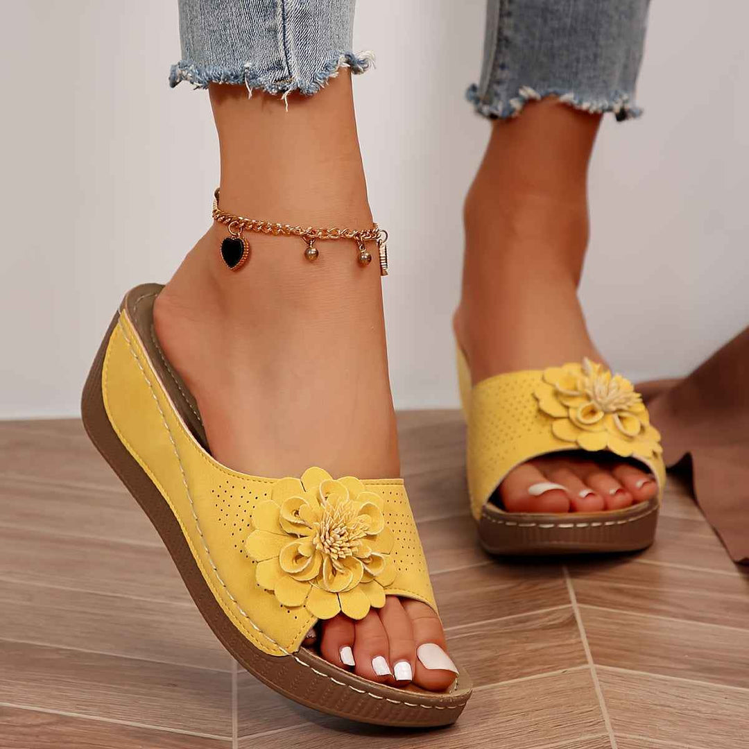Elegant Women's Orthopedic Sandals with Floral Pattern Yellow