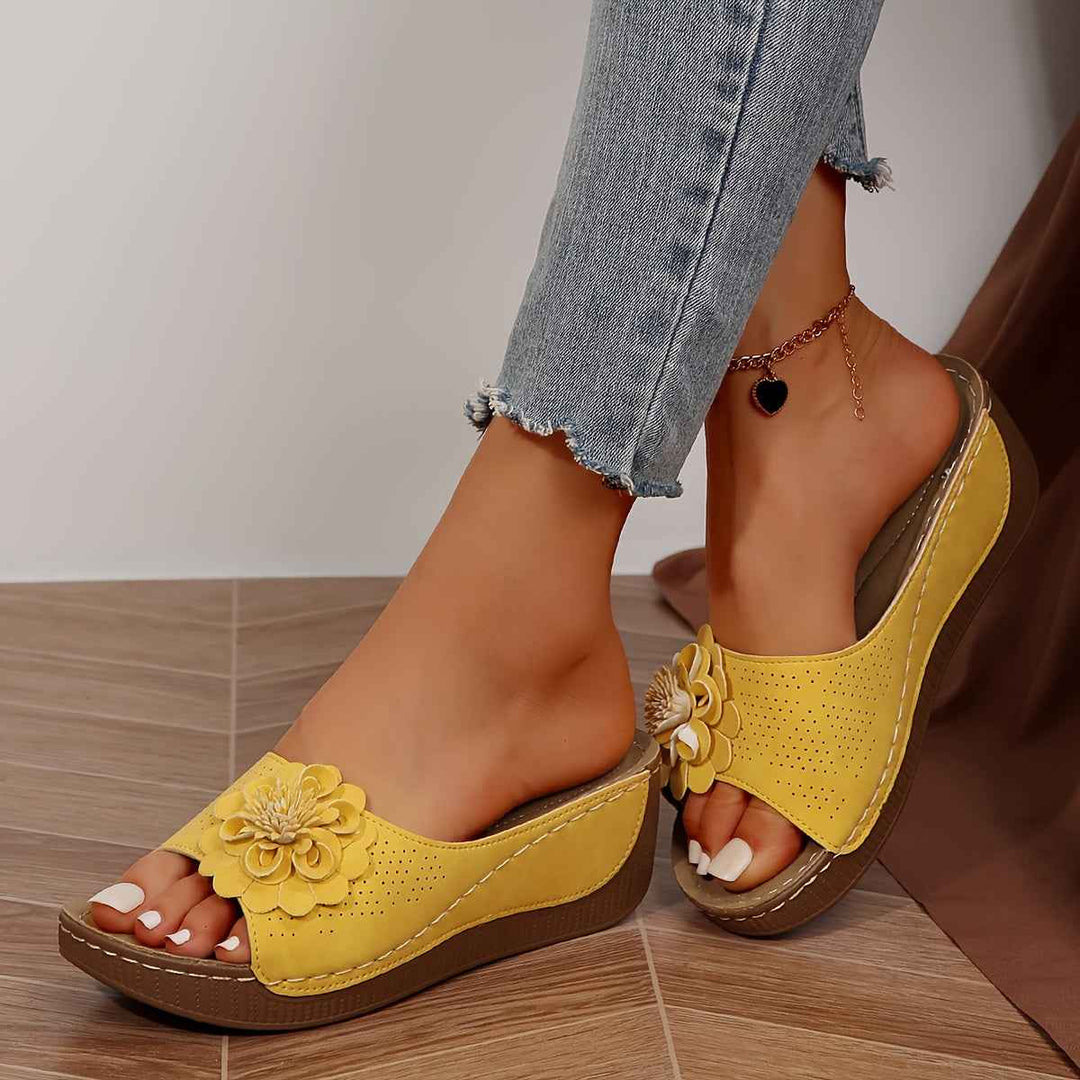 Elegant Women's Orthopedic Sandals with Floral Pattern