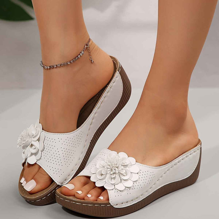 Elegant Women's Orthopedic Sandals with Floral Pattern White