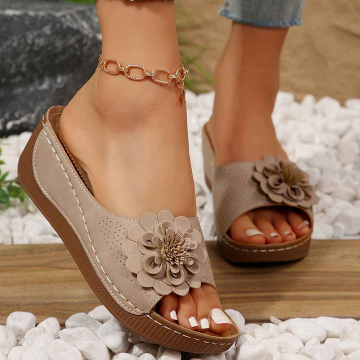 Elegant Women's Orthopedic Sandals with Floral Pattern Beige