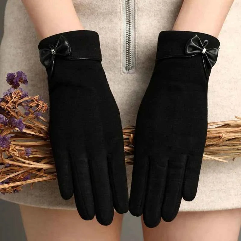 Chic Blush Bow Gloves for Stylish Elegance