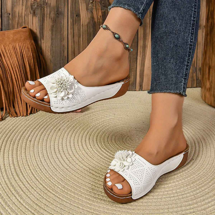 Comfortable Women's Slide Sandals with Orthopedic Support White