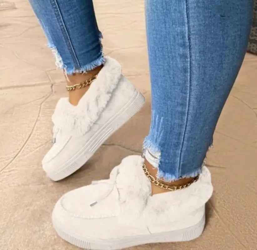 Cozy & Stylish Women's Winter Boots – Warm Comfort for Cold Days White
