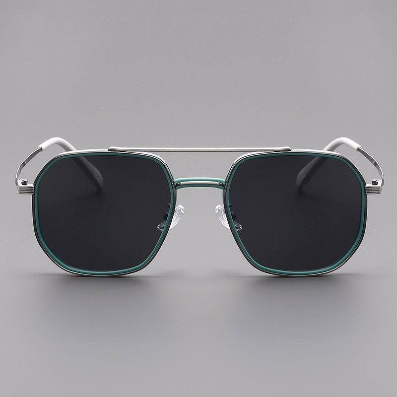 Polarized Navigator Sunglasses for Ultimate UV Protection