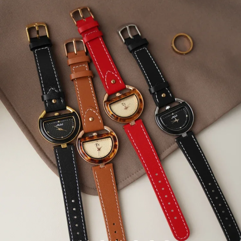 Elegant Luna Arc Watch – Minimalist Luxury Wristwatch