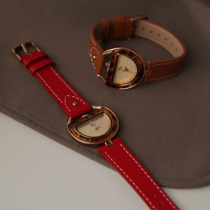 Elegant Luna Arc Watch – Minimalist Luxury Wristwatch