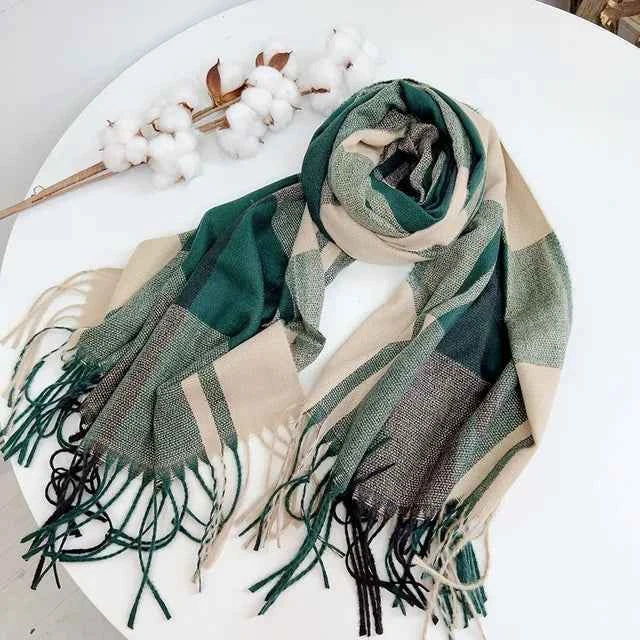 Elegant Tassel Scarf for Stylish Outfits Green
