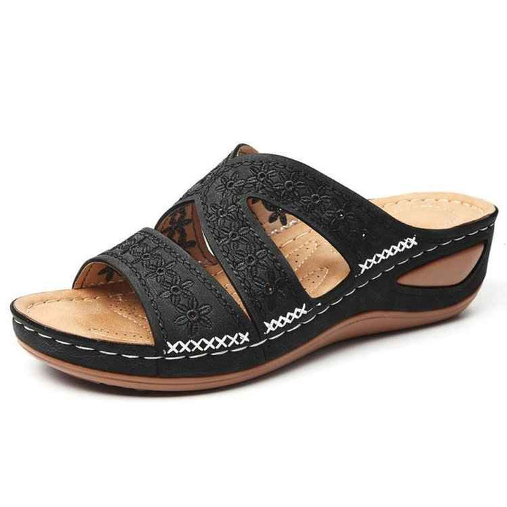 Embroidered sandals and slippers Black