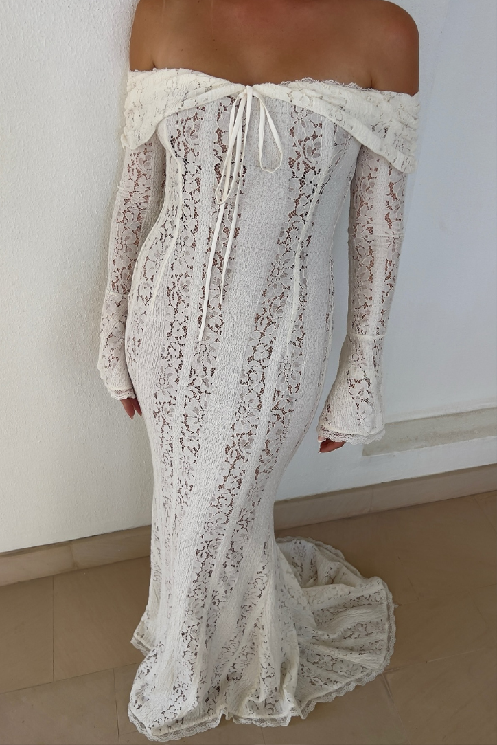 Luxe Off-Shoulder Maxi Dress in Lace for Women