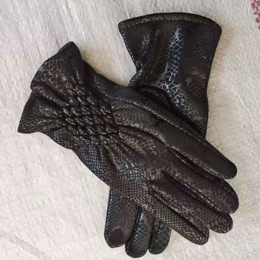 Flexible Python-Inspired Snake Gloves