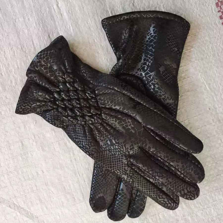 Flexible Python-Inspired Snake Gloves
