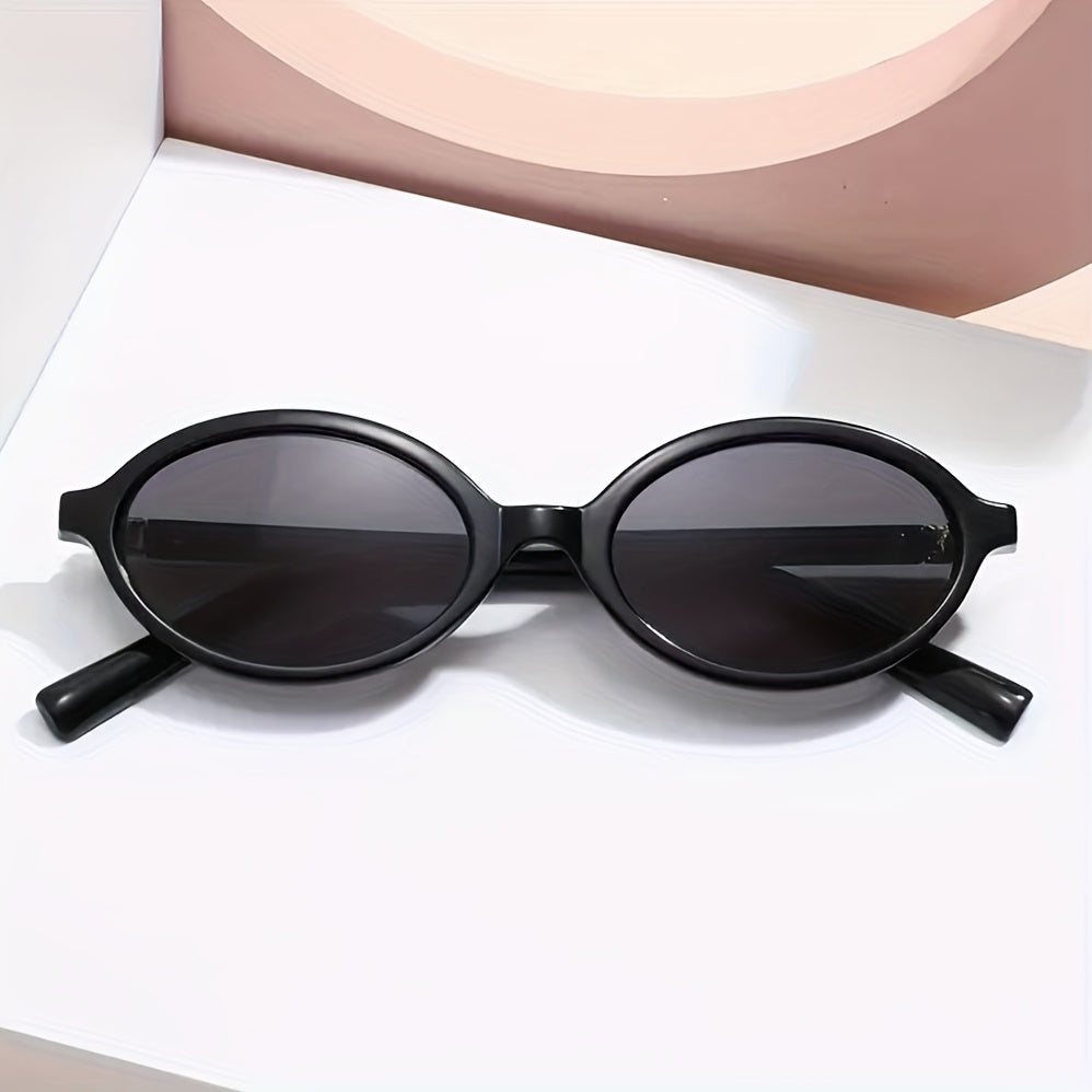 Ivy | Women's Fashionable Retro Oval Sunglasses Black