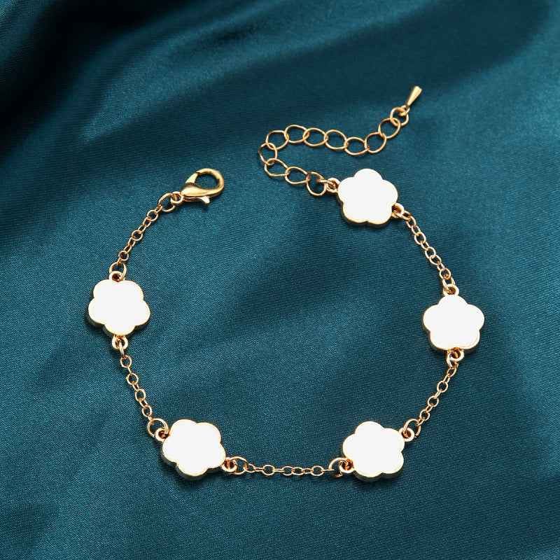 Three-Piece Clover Charm Pearlescent Pendant Necklace Set